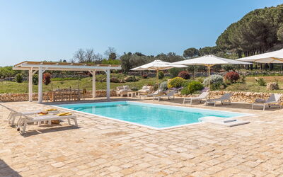 Masseria le Monache: all'aperto, Attività, Balcone / Terrazza / Patio, Benessere, Esterni, Giardino, Piscina, Primavera, Vista Panoramica