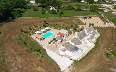 Masseria le Monache: all'aperto, Attività, Balcone / Terrazza / Patio, Benessere, Esterni, Giardino, Piscina, Primavera, Vista Panoramica