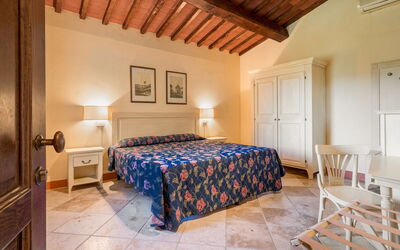 Villa Montecarulli: Automne, chambre à coucher, Été, Printemps