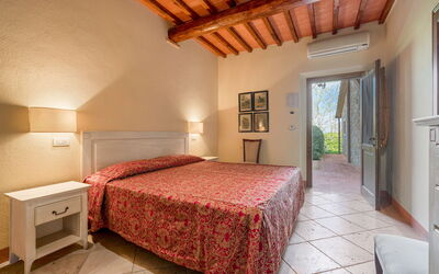 Villa Montecarulli: Automne, chambre à coucher, Été, Printemps