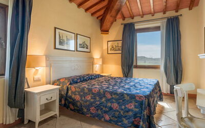 Villa Montecarulli: Automne, chambre à coucher, Été, Printemps