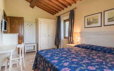 Villa Montecarulli: Automne, chambre à coucher, Été, Printemps