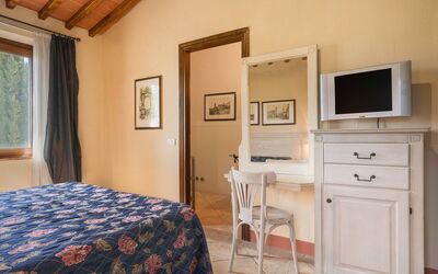 Villa Montecarulli: Automne, chambre à coucher, Été, Printemps