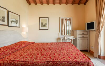 Villa Montecarulli: Automne, chambre à coucher, Été, Printemps