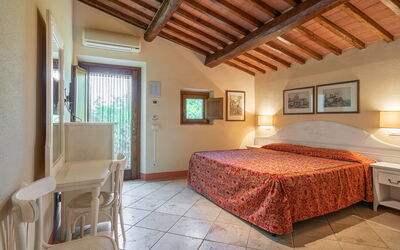 Villa Montecarulli: Automne, chambre à coucher, Été, Printemps