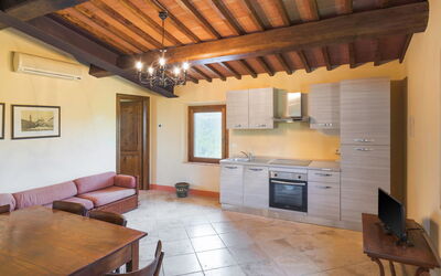 Villa Montecarulli: Automne, Cuisine, Été, Printemps, Salon