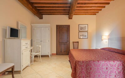 Villa Montecarulli: Automne, chambre à coucher, Été, Printemps