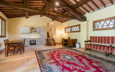 Villa Montecarulli: Automne, Cuisine, Été, Printemps, Salon