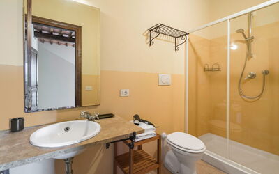 Villa Montecarulli: Automne, Été, Printemps, Salle de bain