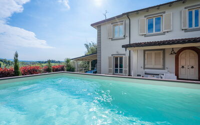 Borgo House in Florentine Hills with Pool: Autunno, Estate, Piscina, Primavera