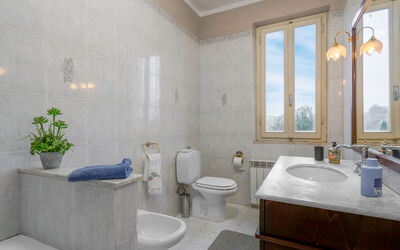 Borgo House in Florentine Hills with Pool: Autunno, Bagno, Estate, Primavera