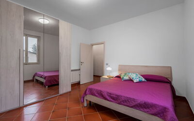 Borgo House in Florentine Hills with Pool: Autunno, Camera da letto, Estate, Primavera