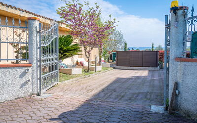 Borgo House in Florentine Hills with Pool: Autunno, Entrata Principale, Estate, Primavera