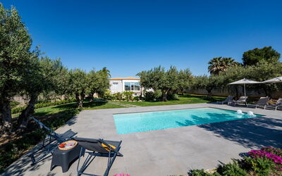 Villa Virginia: bassin, Extérieur, Extérieurs