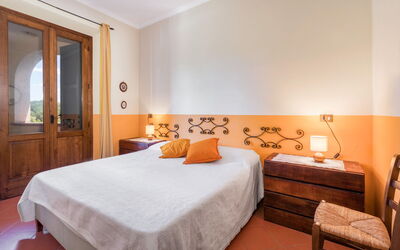 Villa Acquaviva with Pool in Perugia: Autumn, Bedroom, Spring, Summer