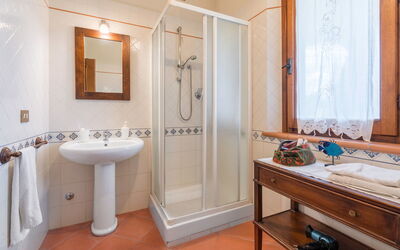 Villa Acquaviva with Pool in Perugia: Autumn, Bathroom, Spring, Summer