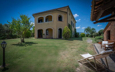 Villa Acquaviva with Pool in Perugia: Autumn, Garden, Pool, Spring, Summer