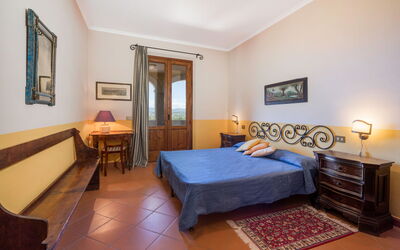 Villa Acquaviva with Pool in Perugia: Autumn, Bedroom, Spring, Summer