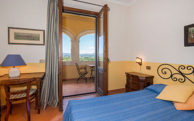 Villa Acquaviva with Pool in Perugia: Autumn, Bedroom, Spring, Summer