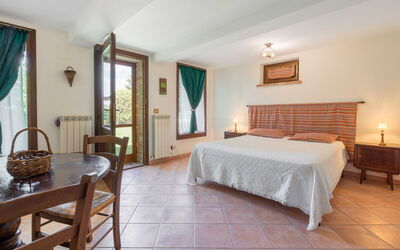 Villa Acquaviva with Pool in Perugia: Autumn, Bedroom, Spring, Summer