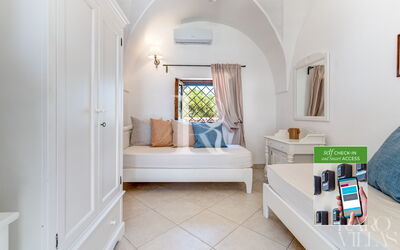 Suite Azalea by Raro Rooms - Masseria Lamagrotte