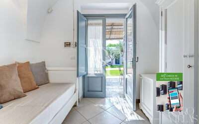 Suite Azalea by Raro Rooms - Masseria Lamagrotte