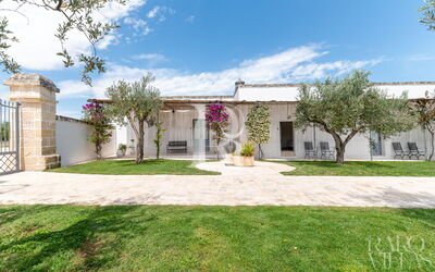 Suite Azalea by Raro Rooms - Masseria Lamagrotte