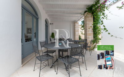 Genziana Romantic con Patio by Raro Rooms - Masseria Lamagrotte