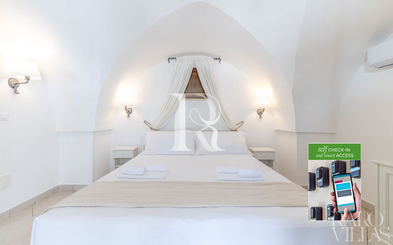 Iris Romantic Con Patio By Raro Rooms - Masseria Lamagrotte