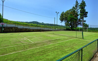 Villa Adriana: Buitenkanten, Buitenshuis