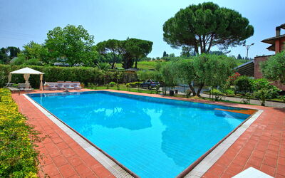 Villa Adriana: Buitenkanten, Buitenshuis, zwembad