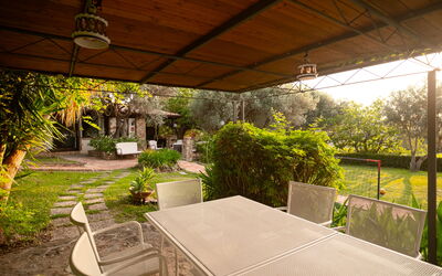 Villa Catritti: Balcony / Terrace / Patio, Building Exterior, Garden, Outdoor