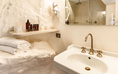 Casolese: Autumn, Bathroom, Spring, Summer