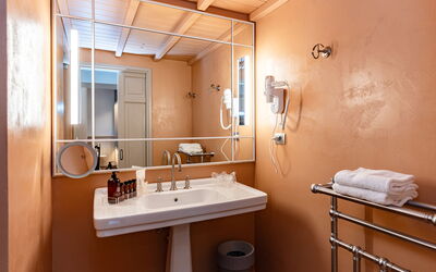 Casolese: Autumn, Bathroom, Spring, Summer