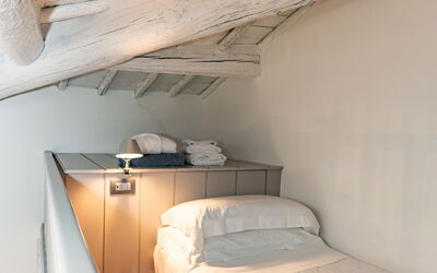 Casolese: Autumn, Bedroom, Spring, Summer
