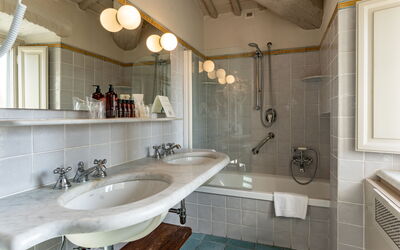 Casolese: Autumn, Bathroom, Spring, Summer