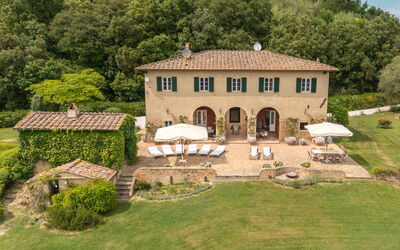 Villa Tapio: Building Exterior