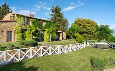 Villa Anna: bubbelbad, Buitenkanten, Tuin