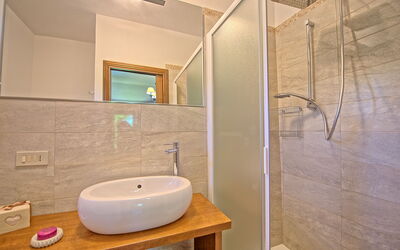 Villa Dorata: Badkamer