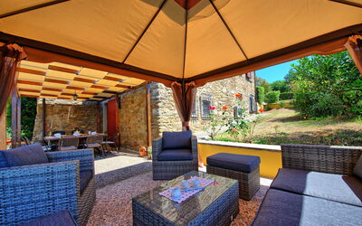 Villa Dorata: Balkon / terras / patio, Buitenshuis