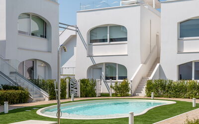 Perla Costa Conero: Amenities, Building Exterior