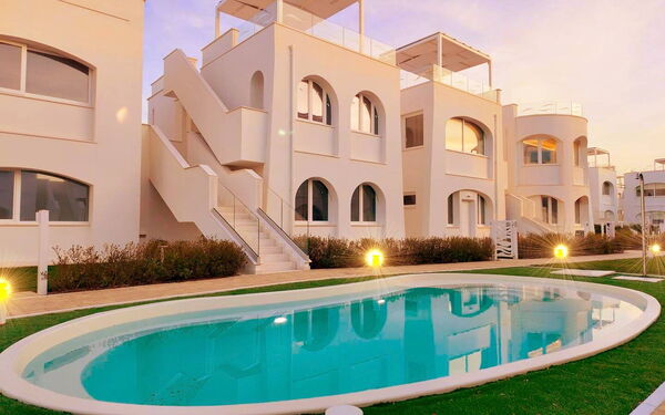Perla Costa Conero: Building Exterior