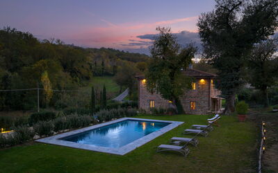 La Morella: all'aperto, Esterni, Piscina