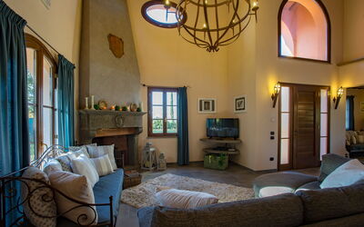 Villa Peccioli: Entrata Principale, Soggiorno