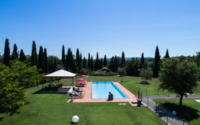Villa Peccioli: Esterni, Giardino, Piscina