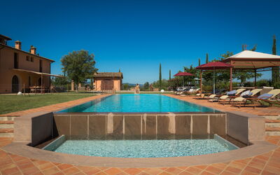 Villa Peccioli: Esterni, Piscina