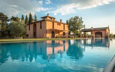 Villa Peccioli: Esterni, Giardino, Piscina