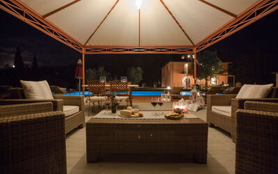 Villa Peccioli: Esterni, Piscina