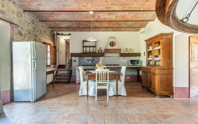Villa Bice: Dining Room, Kitchen