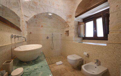 Trulli Il Carrubo: Automne, Été, Printemps, Salle de bain
